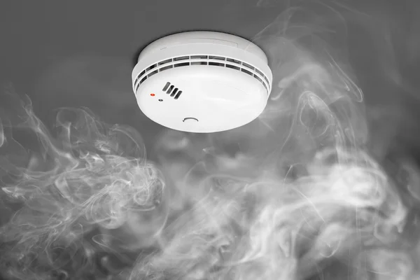 depositphotos_75791213-stock-photo-smoke-detector-of-fire-alarm